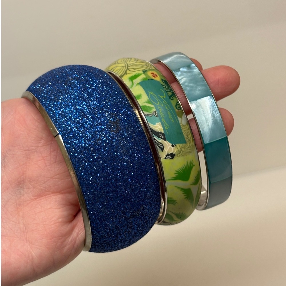 Set of 3 Bangle Bracelets Blue Glitter Green Floral Shell Inlay Silver Tone